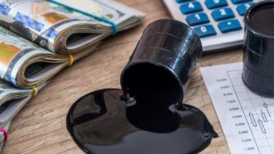 أسعار النفط انخفضت مع صعود الدولار