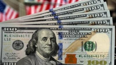 الدولار عند ادنى مستوى مقابل معظم العملات الرئيسية