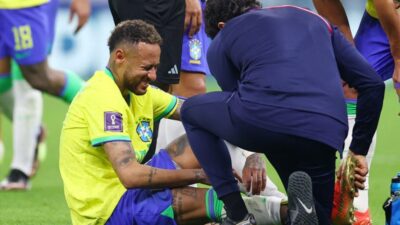 الإصابة تبعد نيمار ودانيلو من مبارايات البرازيل أمام سويسرا والكاميرون