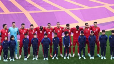 موقف لافت.. لاعبو إيران يرفضون ترديد النشيد الوطني في كأس العالم