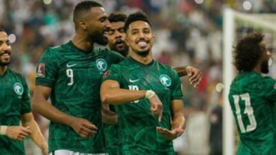 قلوبنا معكم.. دعم عربي للسعودية أمام بولندا في كأس العالم