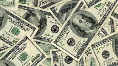 ارتفاع في سعر صرف دولار السوق السوداء بعد ظهر اليوم