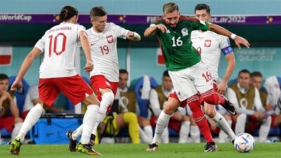تعادل بولندا والمكسيك يبقي السعودية بالصدارة