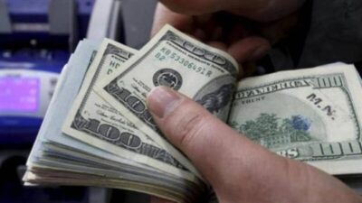 الدولار يتخطى عتبة الـ40 ألف ليرة