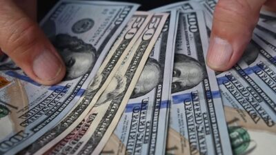 كم بلغ سعر صرف دولار السوق السوداء عصر اليوم؟