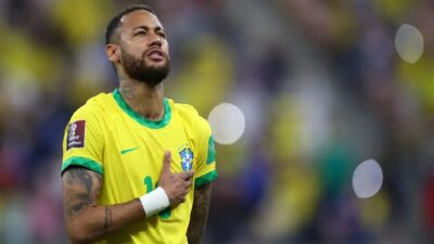 مدرب البرازيل يكشف موقف نيمار بعد إصابته في الكاحل