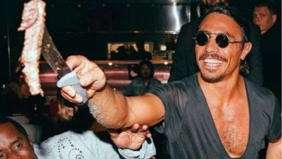 الشيف “نصرت” ينشر فاتورة في مطعمه بقيمة 167 ألف دولار… وهجومٌ عليه!