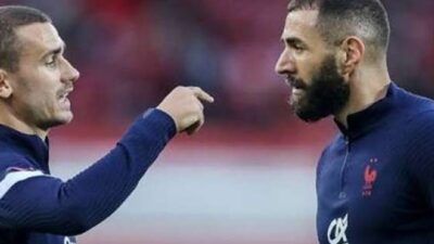 لماذا ألغى بنزيما متابعة لاعبي منتخب فرنسا «السُعداء»؟