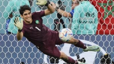لاعب فرنسي: “فيفا” جامل أكبر “وغد” في العالم.. وظلَم بونو!
