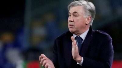 مدرب ريال مدريد يشيد برونالدو.. “لاعب استثنائي”