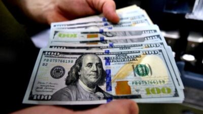 دولار السوق السوداء يسجل مستويات قياسية!