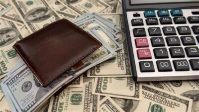 “دولار ضريبة دخل 2023” نحو السوق السوداء