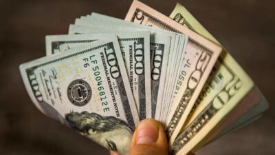 سعرُ دولار السوق السوداء مساء اليوم
