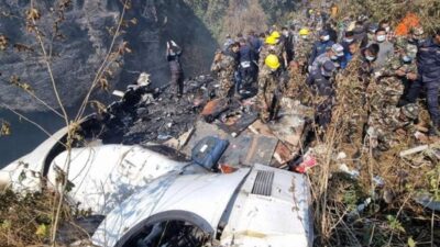 اللحظات الأخيرة قبل مأساة تحطّم الطائرة النيبالية (فيديو)