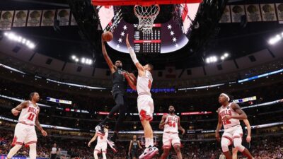 صفقة تبادل ضخمة في NBA