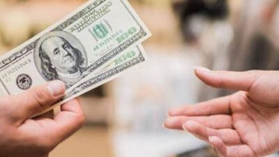 ارتفاع جنوني لسعر صرف الدولار مساء