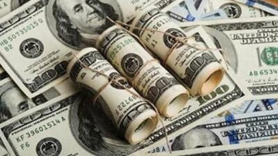 ارتفاع الدولار بعد تصريحات حازمة من الاحتياطي الاتحادي