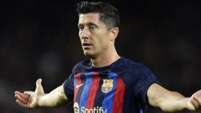 ضربة موجعة لبرشلونة قبل الكلاسيكو.. إصابة ليفاندوفسكي