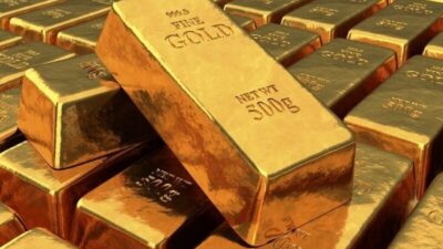 الذهب يرتفع مدعوماً بتراجع الدولار