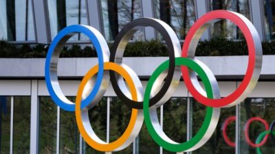 الأولمبية الدولية تناقش إعادة الرياضيين الروس تحت الضغط