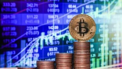 “بتكوين” تتجاوز الـ 28 ألف دولار