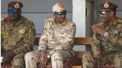 السودان.. الساسة والعسكر يتسلمون مسودة الاتفاق النهائي