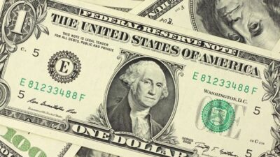 كم سجّل سعر الدولار مساء اليوم؟