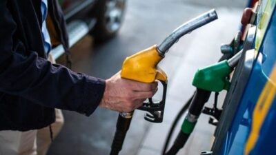 لماذا إرتفعت أسعار المحروقات على الرغم من إنخفاض الدولار؟!