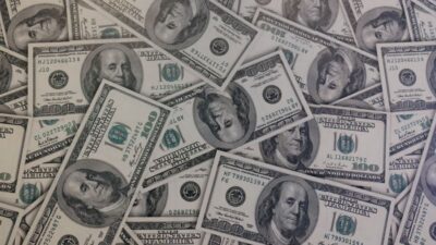 انخفاض إضافي للدولار… بالأرقام…
