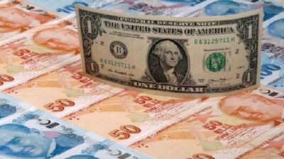 الليرة التركية بالقرب من مستوى قياسي منخفض مقابل الدولار