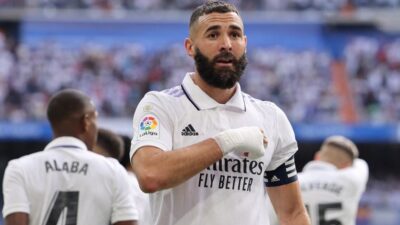 بعد 14 موسماً… بنزيمة يترك ريال مدريد