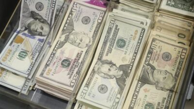 سعرُ دولار السوق السوداء صباح اليوم