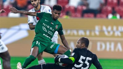 شباب الأهلي يواجه النصر بحثاً عن تعزيز الصدارة