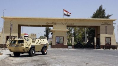 الهلال الأحمر المصري: 106 شاحنات محملة بمساعدات عبرت من معبر رفح إلى غزة