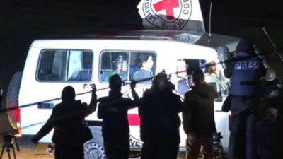 حماس تفرج عن 11 إسرائيلياً.. و33 فلسطينياً ينتظرون إطلاق سراحهم