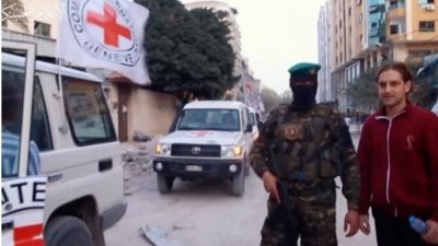 يوتيوب وغذاء وأدوية.. وسائل إعلام إسرائيلية تتحدث عن معاملة حماس للأسرى
