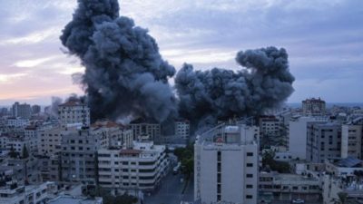 قصف إسرائيلي يطال محيط مستشفيين في غزة