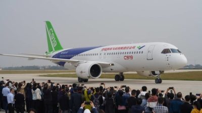 بعد 16 عاماً… “سي919” أول طائرة صينية الصنع في رحلة خارجية