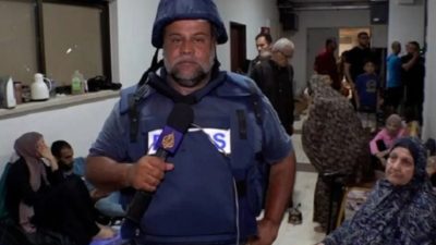 إصابة وائل الدحدوح وزميله سامر أبو دقة في قصف إسرائيلي بخان يونس