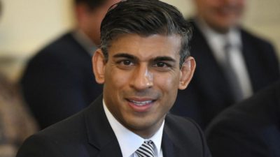 ماذا عن هدية عيد الميلاد لأطفال غزة”.. سوناك مُحرج!
