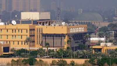 صواريخ على محيط السفارة الأميركيّة في العراق.. وواشنطن لبغداد: احموا البعثات