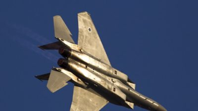 الطيران الحربي يحلق بكثافة فوق القطاعين الغربي والاوسط
