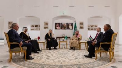 اجتماع تشاوري سداسي في الرياض:وقف الحرب في غزة..وحل الدولتين