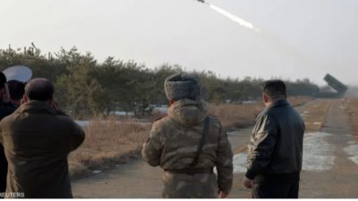 زعيم كوريا الشمالية يشرف على اختبار صاروخ جديد