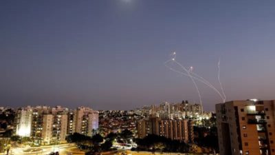 غارات إسرائيلية على خان يونس واقتحامات بالضفة ,