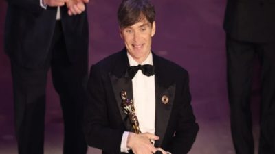قنبلة “أوبنهايمر” تمنح كيليان مورفي جائزة أوسكار أفضل ممثل