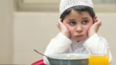 إليك فوائد ومخاطر صيام الأطفال في رمضان