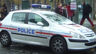 أ ف ب: شرطة باريس تطلب من الجمهور الابتعاد عن محيط  القنصلية الإيرانية بعد أن هدد رجل بتفجير نفسه