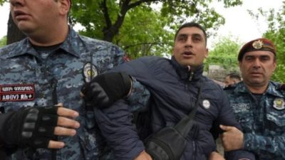 الشرطة الأرمينية تعتقل عشرات المحتجين في العاصمة يريفان