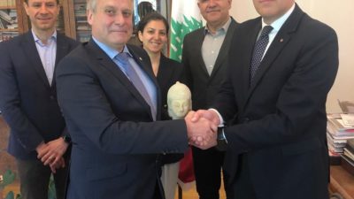 السفارة اللبنانية في برلين تستلم رأس أشمون الاثري